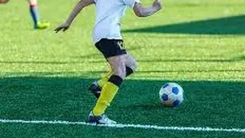 【蓝球达人揭秘】2025138期双色球热荐号码：12红球+2蓝球，中奖势头强劲！